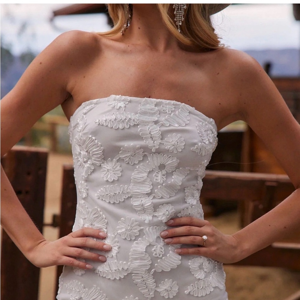 Leilani Strapless White Lace Midi Dress - Picture 3 of 8
